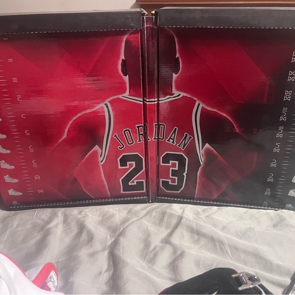 Jordan Countdown Pack - original box - Rare! main image 11